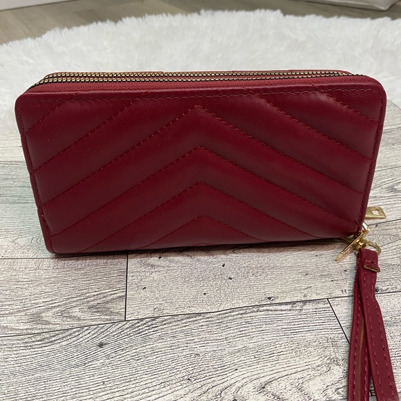 Red Faux Leather Quilted Chevron Large Zip Around Wallet Unbranded New - Picture 4 of 8